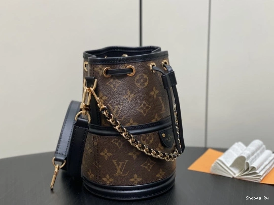 VUITTON Canoe LOUIS Bag-14*20.5*14CM New 0726